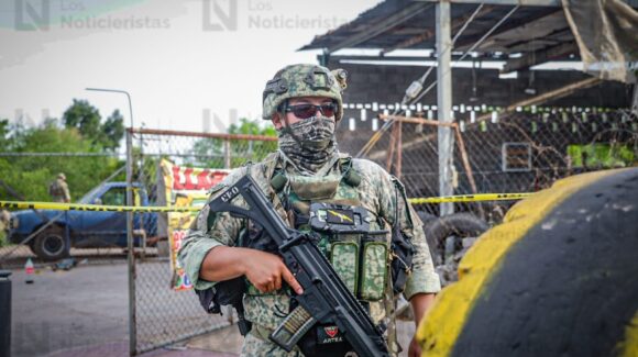 Ejecutan a balazos a dos hombres en una llantera ubicada por el Rolando Arjona, sector Villas del Río de Culiacán