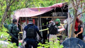 ejecutan a una mujer y hombre dentro de una choza de madera en mazatlan sin