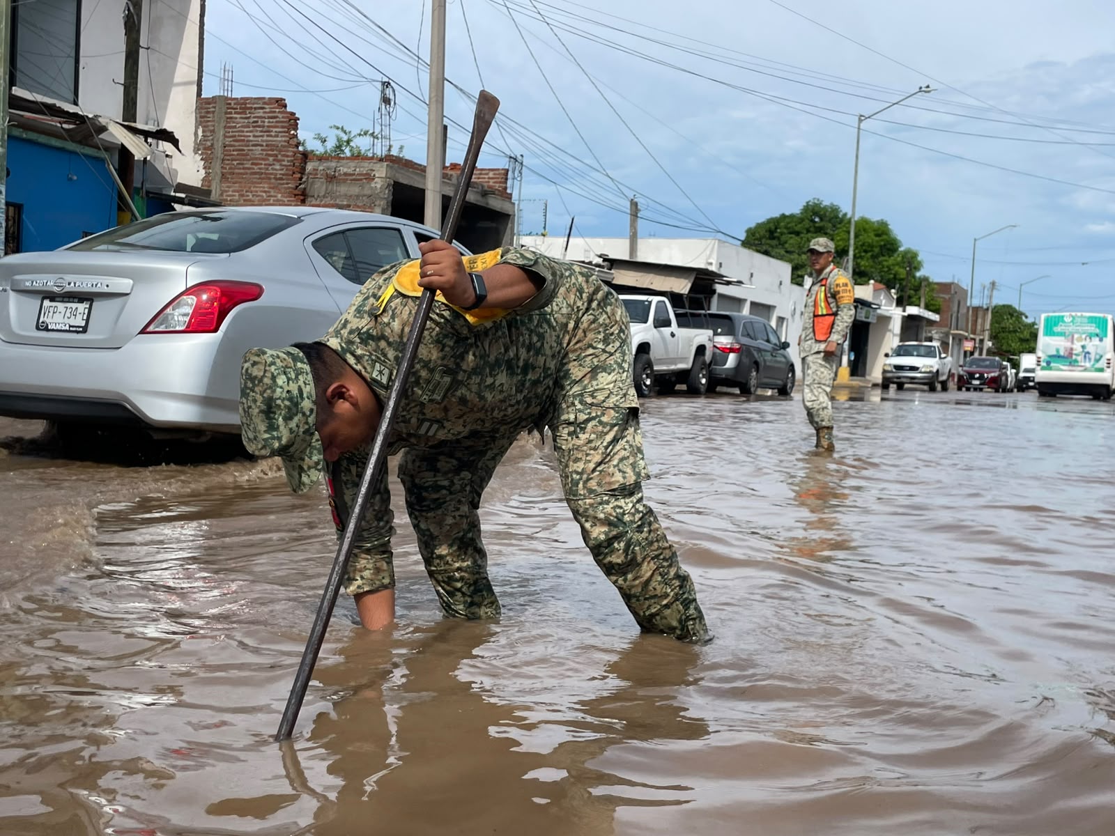 Ejército Mexicano aplica Plan DN-III-E en su fase de apoyo a la población en Mazatlán