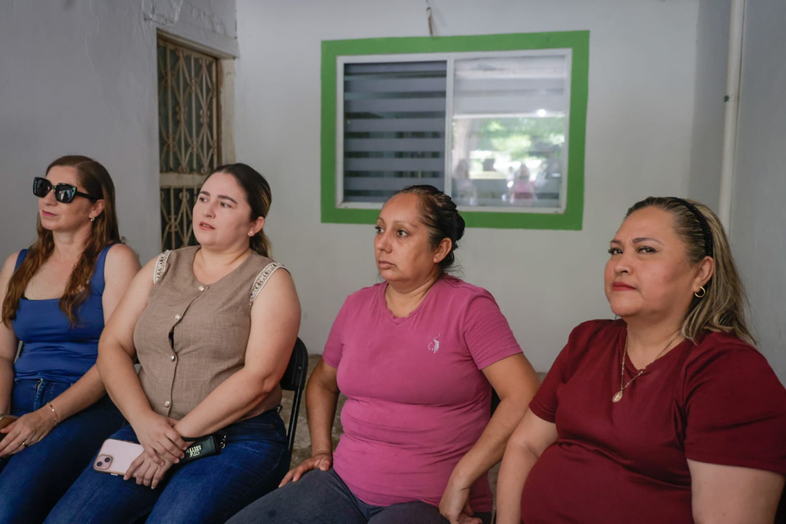 Ana Miriam Ramos entrega apoyos a Mujeres Emprendedoras en El Tamarindo