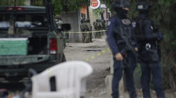 Un agresor detenido, un arma larga y una motocicleta asegurada es el saldo del enfrentamiento en El Diez, Culiacán