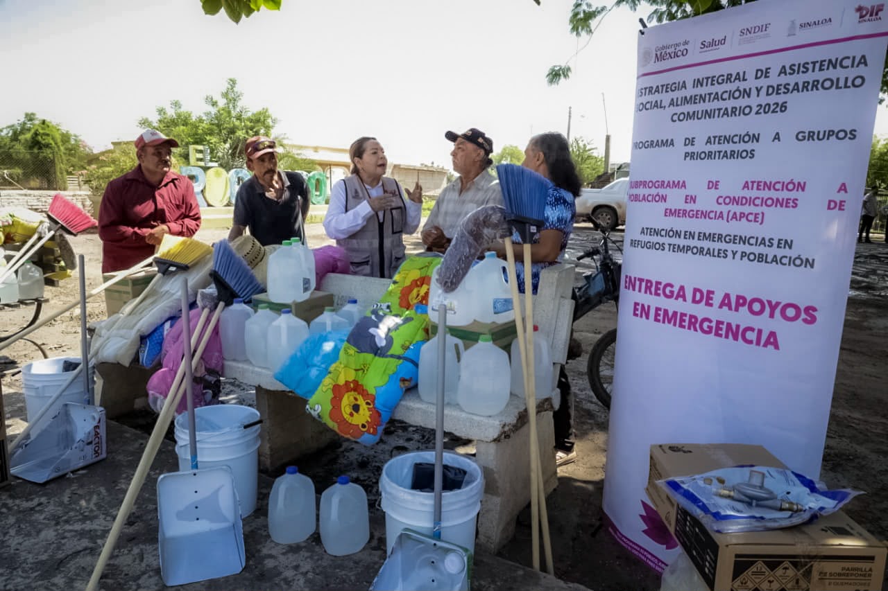 Entrega de apoyos humanitarios en Mocorito y Mazatlán tras lluvias