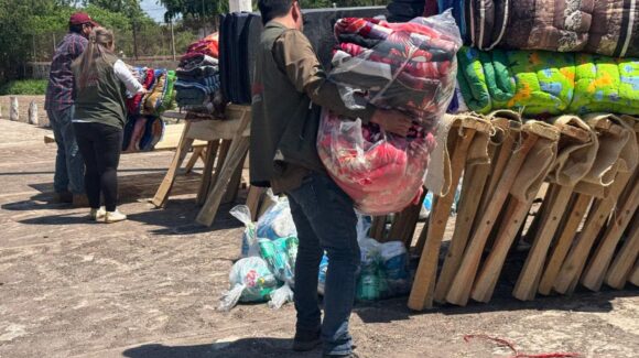 Lluvias activan entrega de apoyos; Sebides atiende a cerca de 400 familias en Mazatlán y Mocorito, Sinaloa