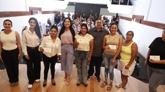 Reciben apoyo 200 madres solteras bajo el programa “UNIDAS” del Sistema DIF Mazatlán, Sinaloa