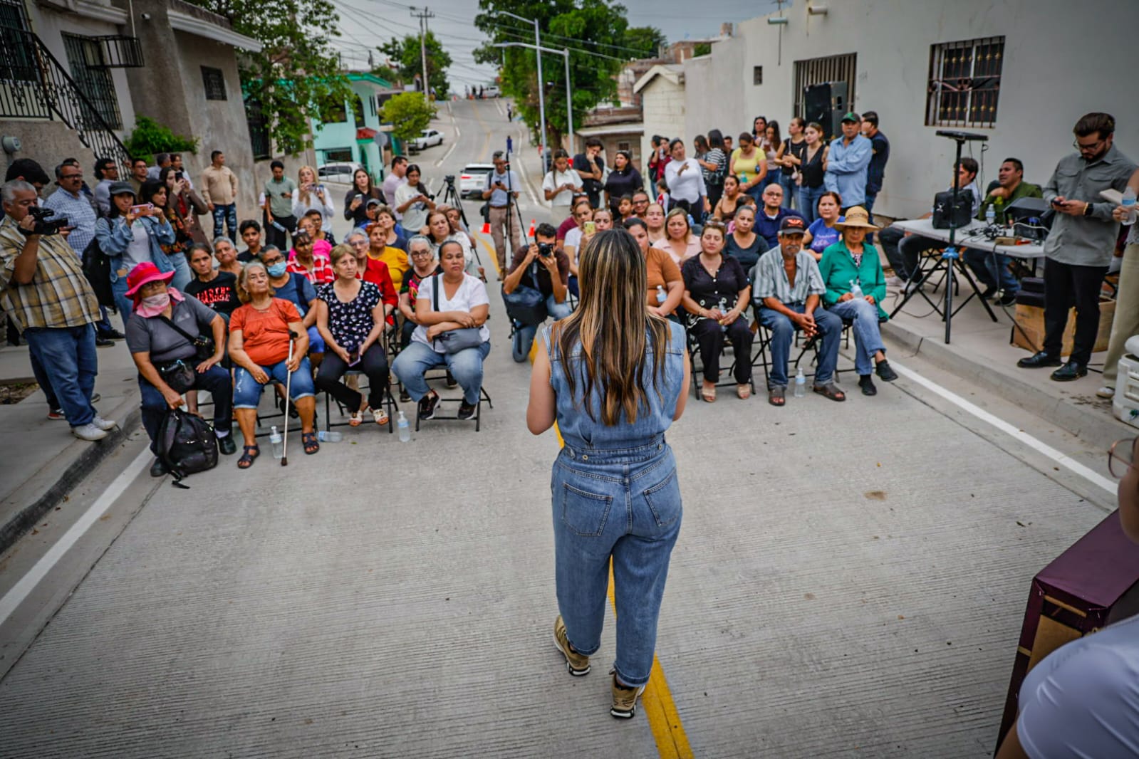 Entregan calles pavimentadas en la Col. 5 de Mayo, en Culiacán