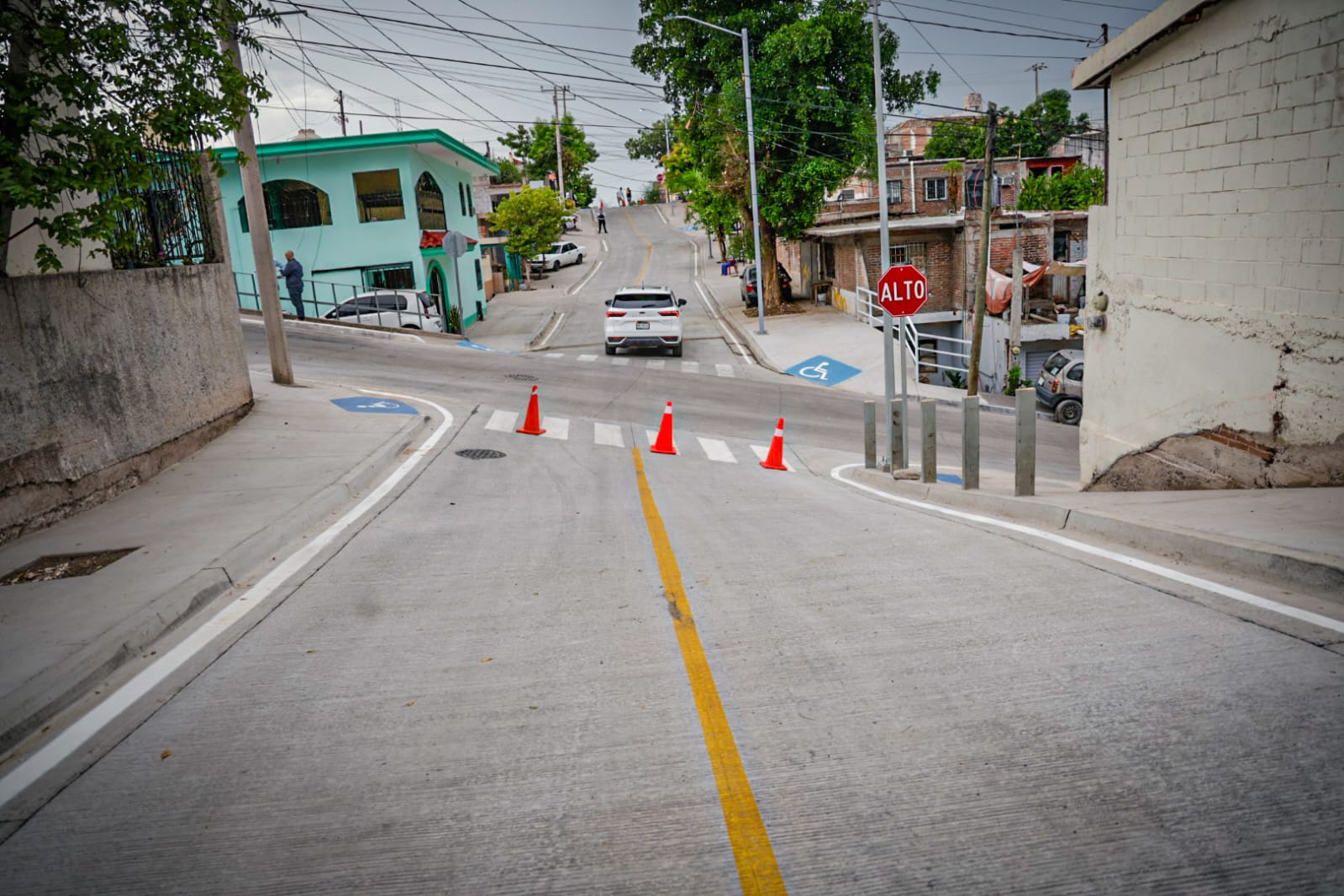 Entregan calles pavimentadas en la Col. 5 de Mayo, en Culiacán