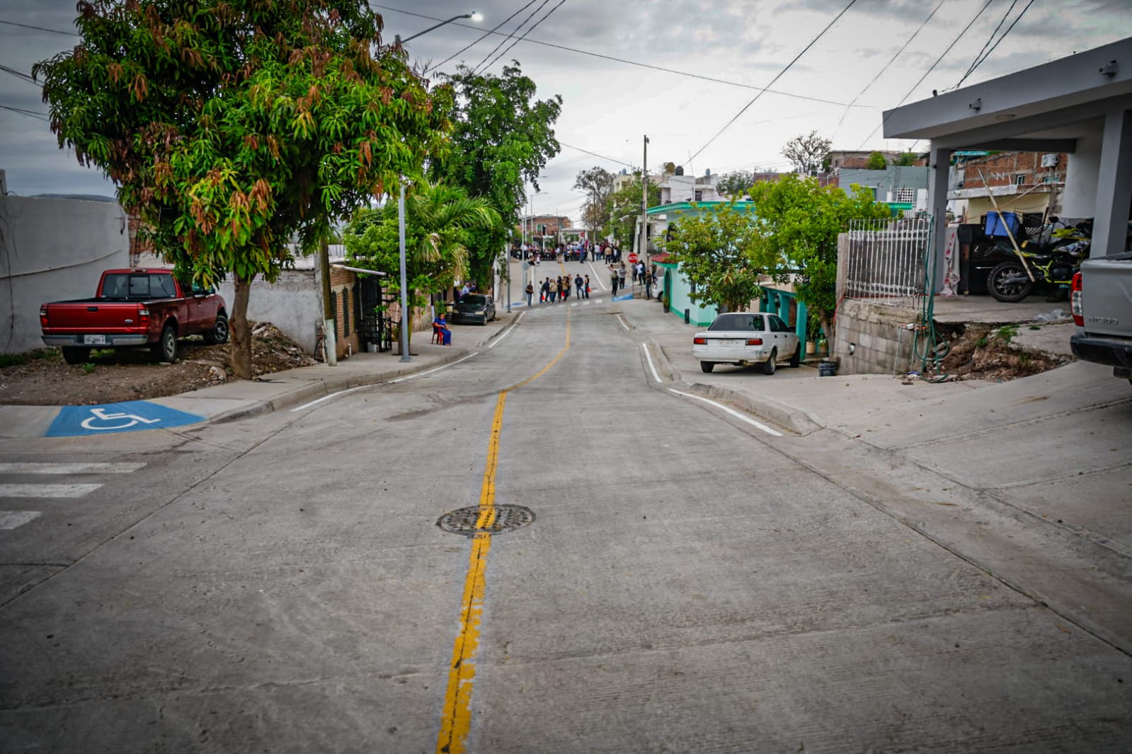 Entregan calles pavimentadas en la Col. 5 de Mayo, en Culiacán