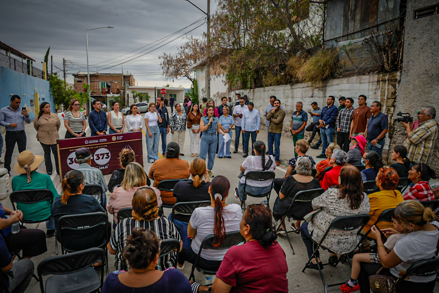 Entregan calles pavimentadas en la Col. 5 de Mayo, en Culiacán