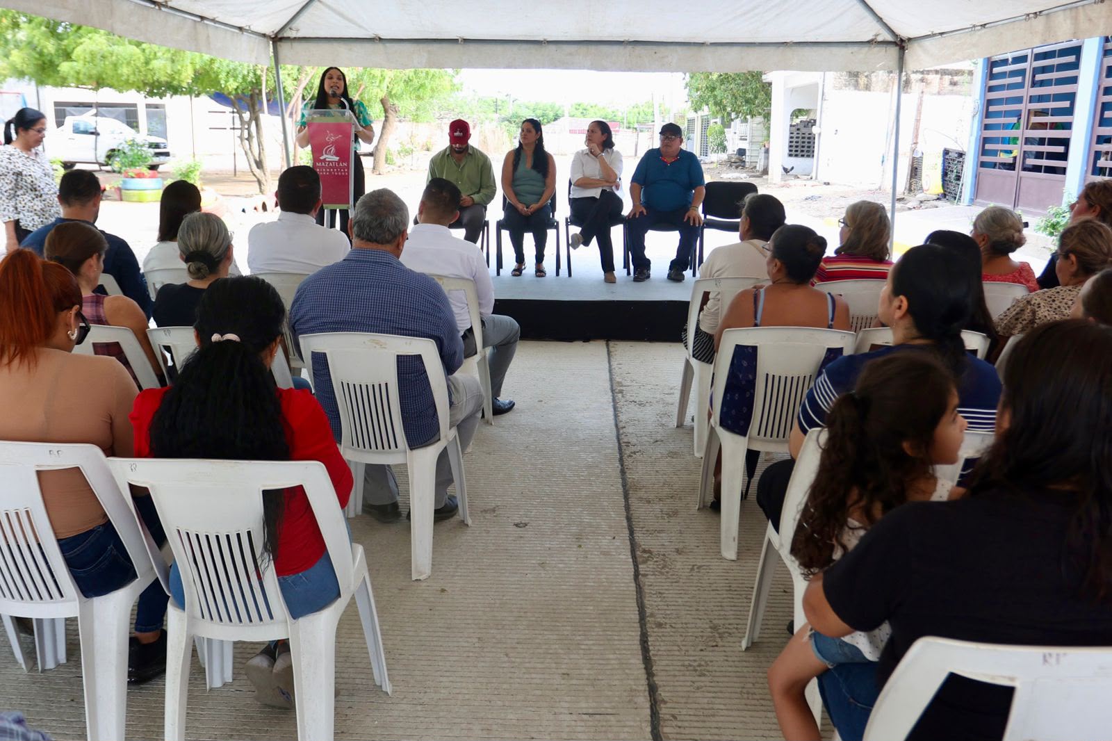 Entregan pavimentación en colonias Jaripillo y Libertad de Expresión, en Mazatlán