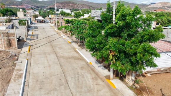 Entregan pavimentación de la calle Arboledas, en Rincón de Mazatlán, con inversión de 2.4 millones de pesos