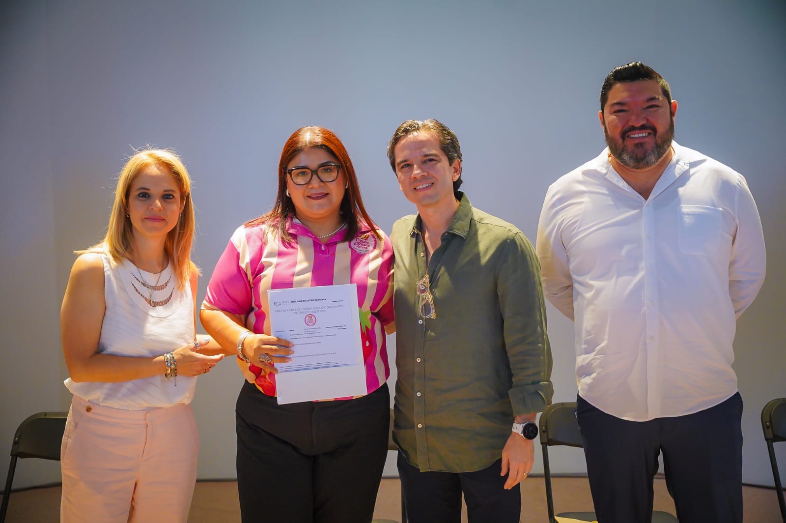 Entregan registros de marca a emprendedores de Mazatlán