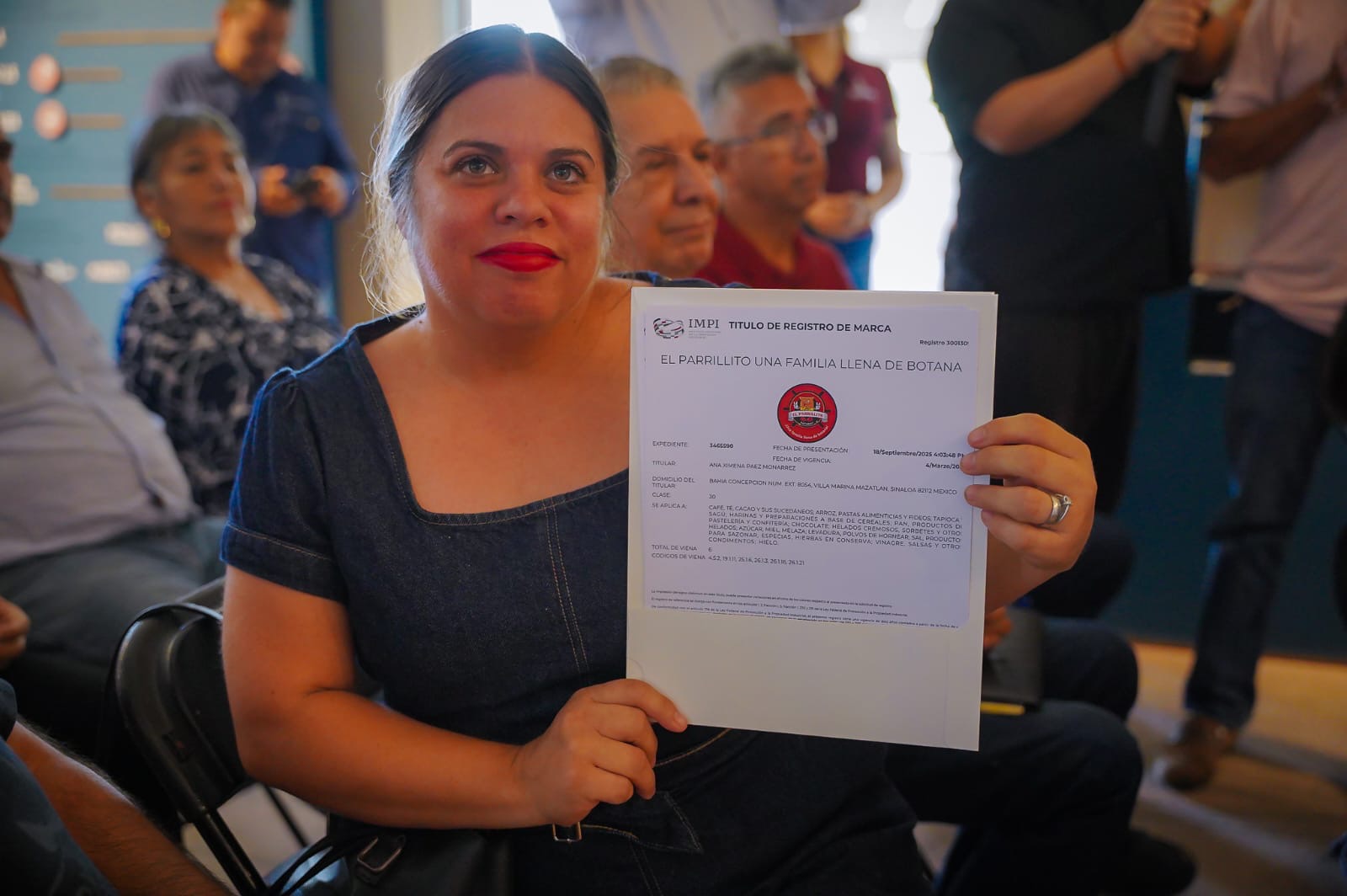 Entregan registros de marca a emprendedores de Mazatlán