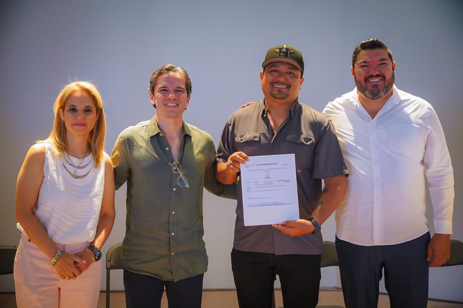 Entregan registros de marca a emprendedores de Mazatlán