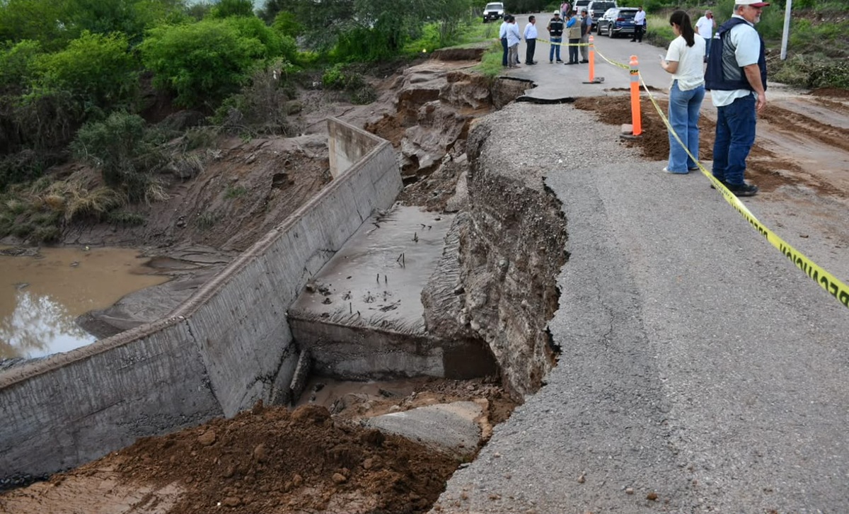 Evalúan daños en carreteras de Mocorito, tras fuertes lluvias