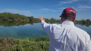 extraen 35 mil metros cubicos de sedimentos de la desembocadura del dren juarez