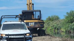extraen 35 mil metros cubicos de sedimentos de la desembocadura del dren juarez cat