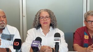 Graciela Domínguez en conferencia de prensa
