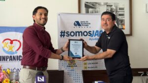 grupo panama dona 30 mil pesos a inpanic iap para utiles escolares reconocimiento