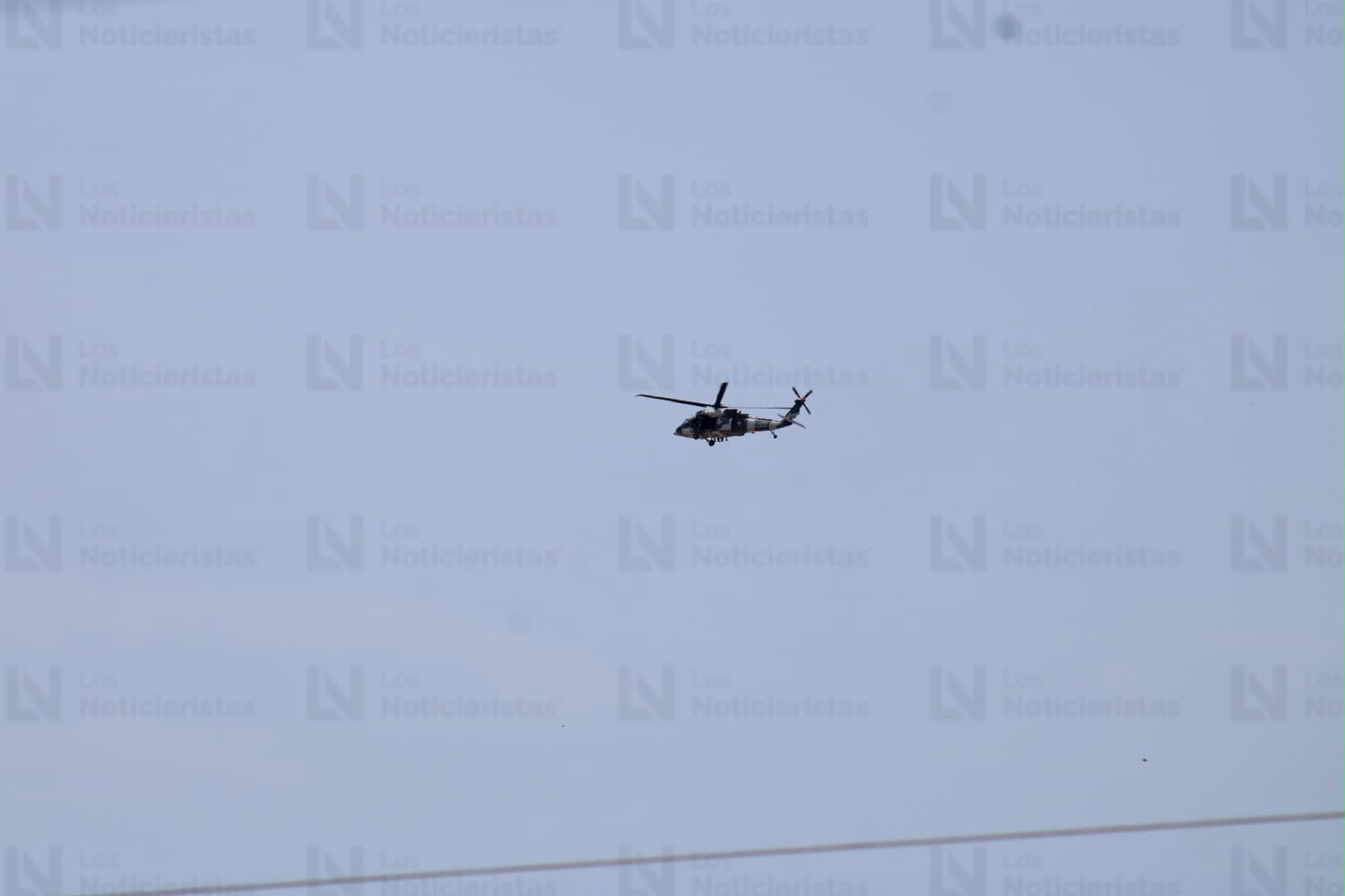 Helicóptero de la Armada de México realiza sobrevuelos en Mazatlán