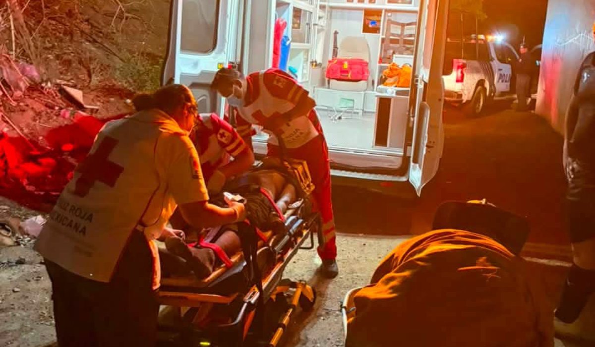 Hombre cae de un puente en Mazatlán