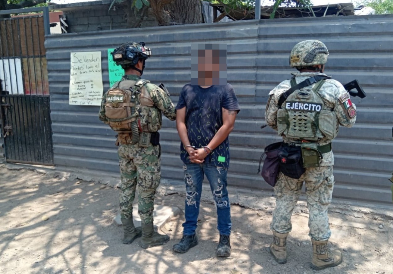 Hombre detenido por transportar huachicol en Mazatlán