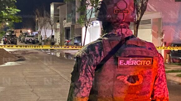 En la cochera de una casa, ejecutan a balazos a un hombre en Stanza Cantabria, al norte de Culiacán