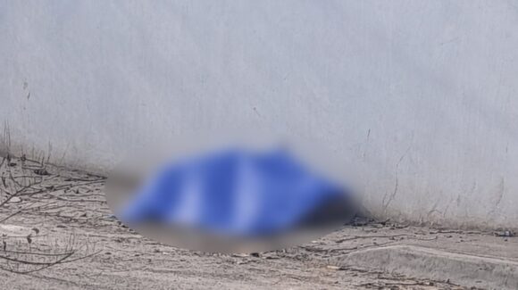 Fallece un hombre al sufrir una descarga eléctrica cuando impermeabilizaba un techo en Costa Rica, Culiacán