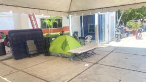 Calor extremo y agotamiento marcan el tercer día de huelga del Stashag en Guasave