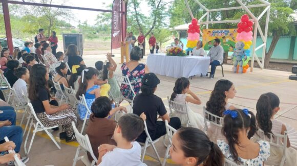 Icatsin Guamúchil clausura cursos de verano; 126 niñas y niños concluyen su capacitación