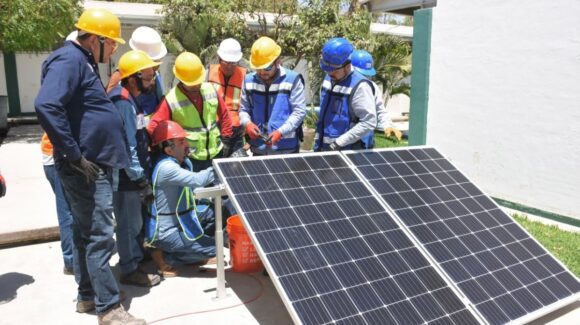 Icatsin impulsa cursos en energías renovables, movilidad eléctrica e inteligencia artificial; aumenta la demanda de capacitación especializada