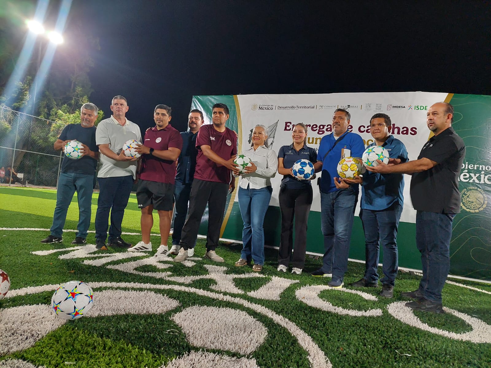 Inauguran canchas de futbol del programa Mundial Social en Guamúchil