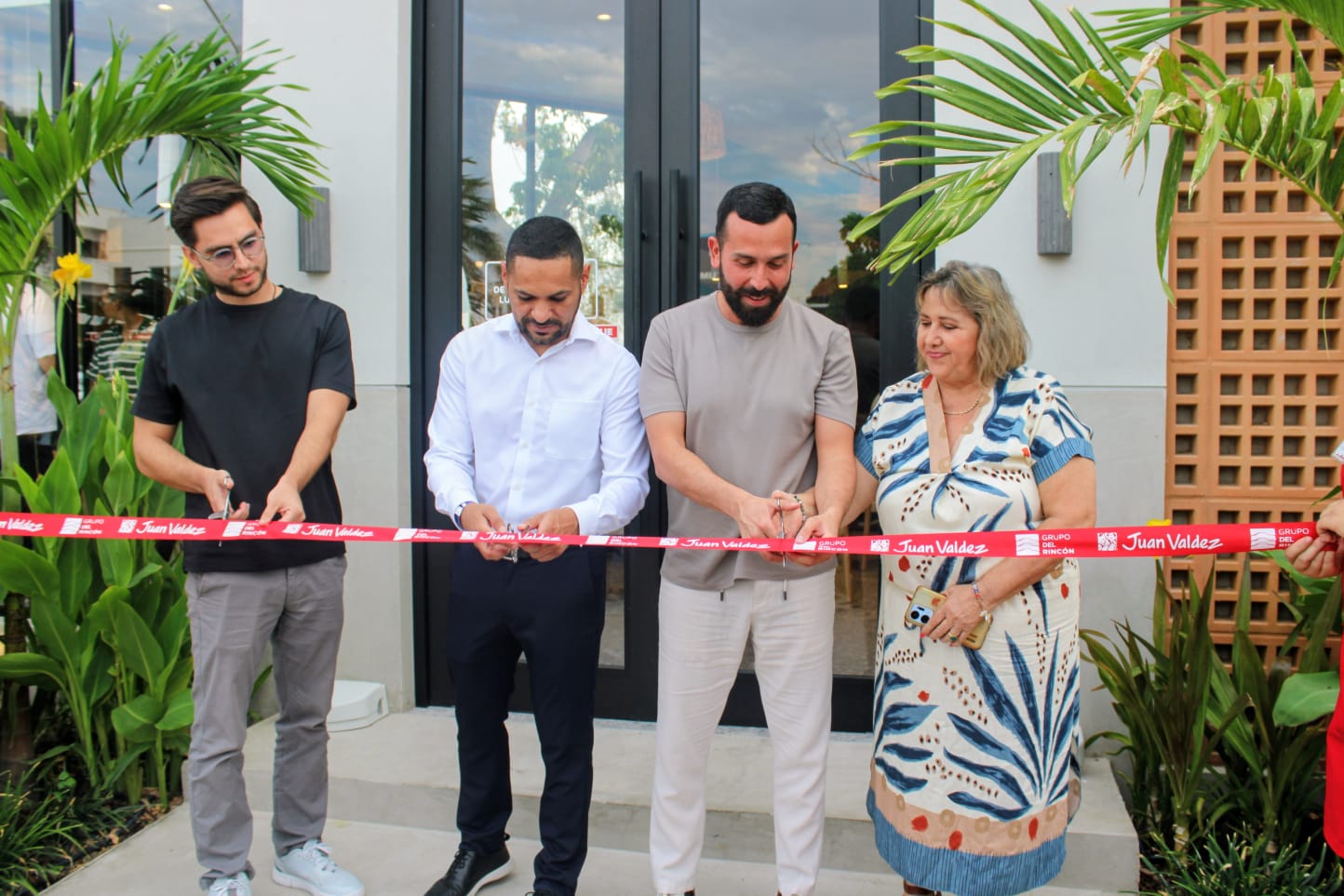 Inauguran sucursal drive thru de Juan Valdez Café en Mazatlán