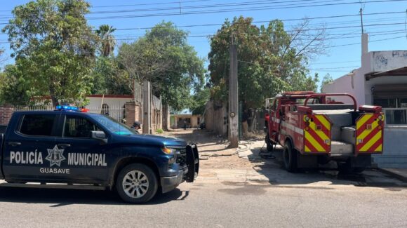 Incendio consume parte de una vivienda en Callejones de Guasavito, en Guasave, Sinaloa