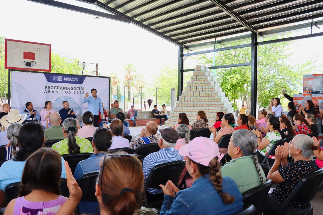 Inicia programa de entrega de abanicos en Badiraguato