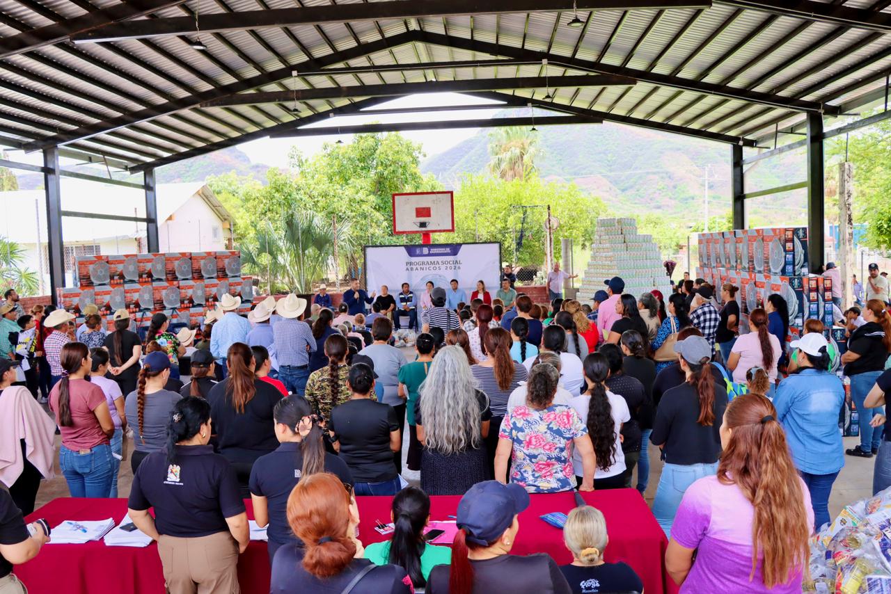 Inicia programa de entrega de abanicos en Badiraguato