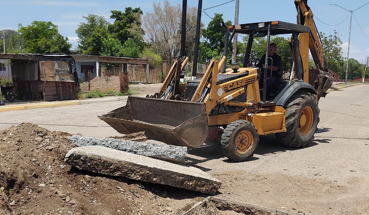 Inician trabajos en red de agua potable en San Blas, El Fuerte