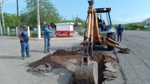 Inician trabajos en la red de agua de San Blas para mejorar el abastecimiento en la colonia Las Chuletas, en El Fuerte