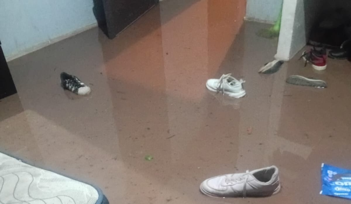 Inundación de vivienda en Caitime, Salvador Alvarado