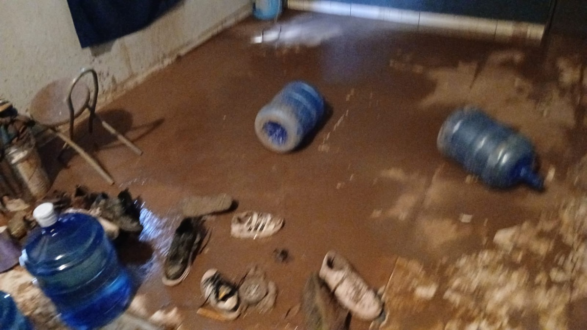 Inundación de vivienda en Caitime, Salvador Alvarado