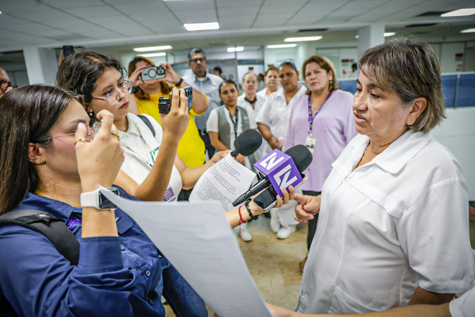 Personal del Issste en Culiacán se manifiesta