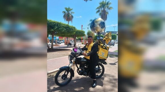 De mandadero a licenciado; el sueño que José Antonio nunca dejó morir y que hoy inspira a Guamúchil