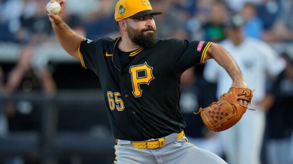 Los Chicago White Sox firman al sinaloense José Urquidy