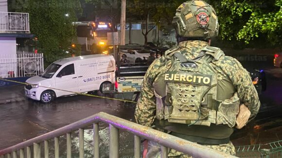 En la segunda planta de un domicilio, ejecutan a balazos a un joven en la colonia Emiliano Zapata de Culiacán, Sinaloa