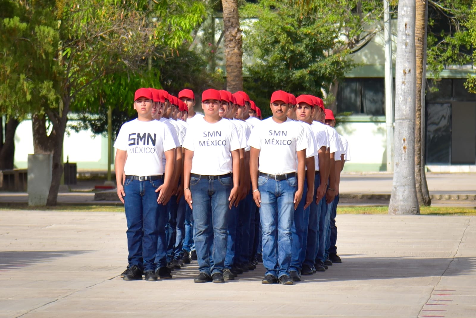 Jóvenes entran a realizar el SMN en Ahome