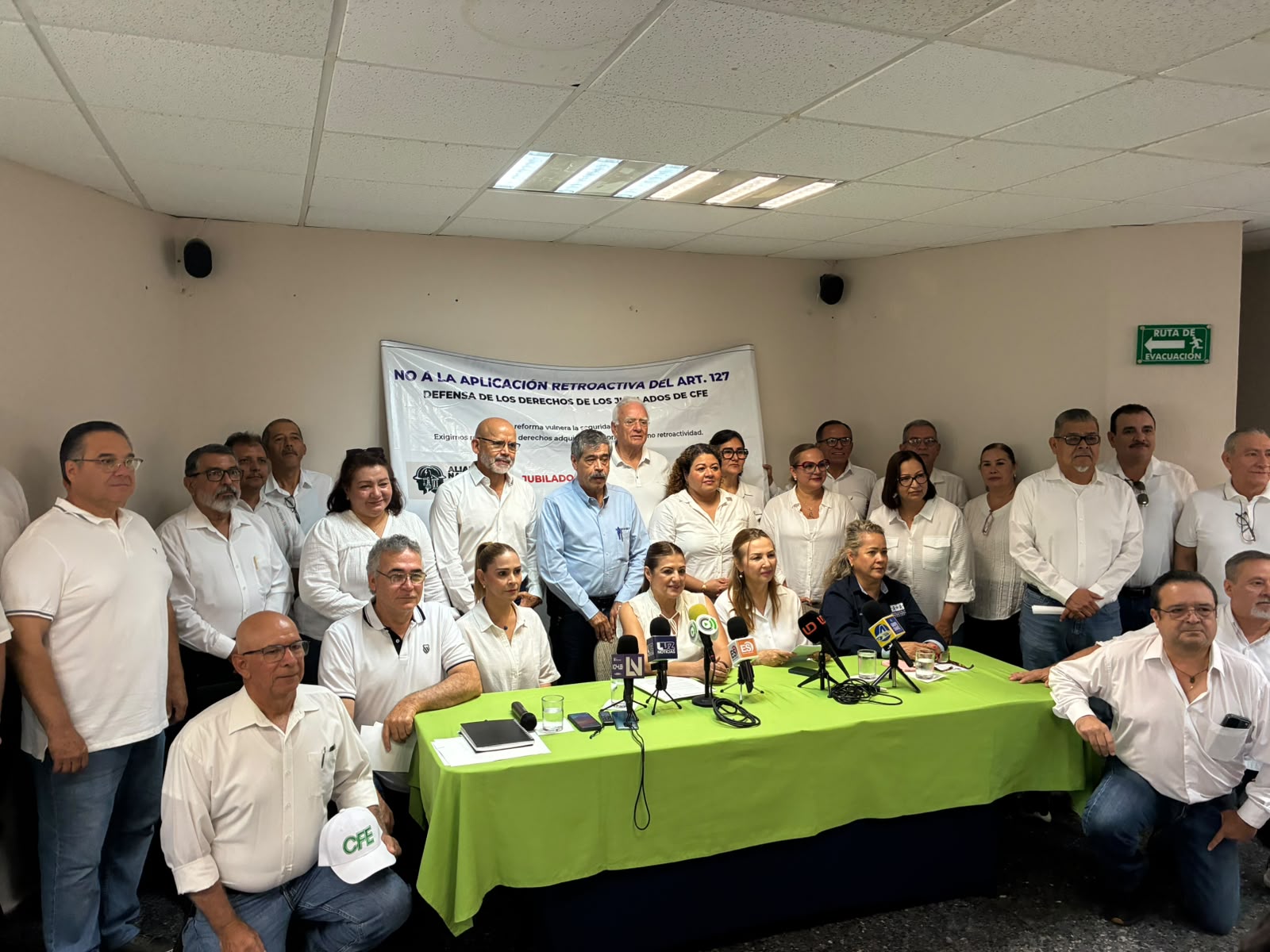 Jubilados de CFE piden apoyo de CEDH Sinaloa para frenar reducción a pensiones.