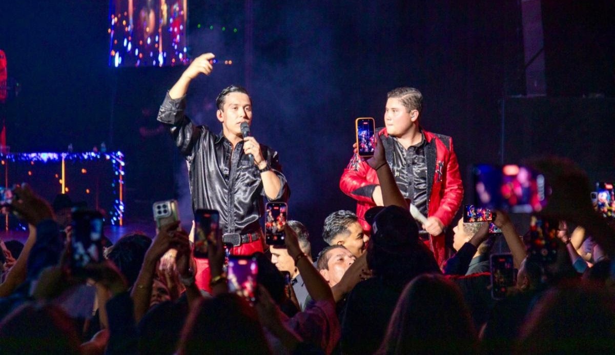 La Arrolladora Banda El Limón de René Camacho arrasa en el Auditorio Telmex