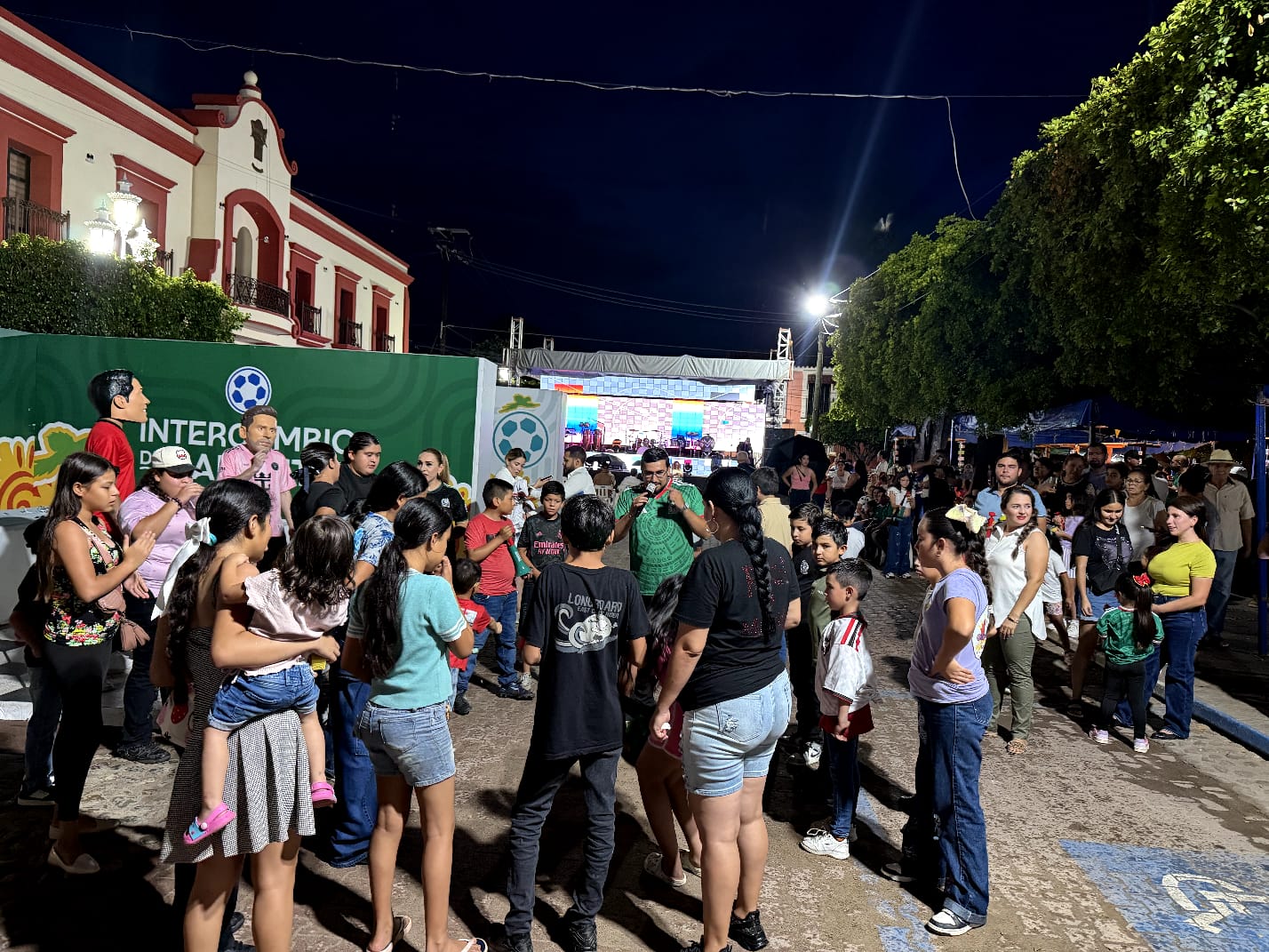 Programa "La Fiesta del Futbol" llega a San Ignacio, Sinaloa