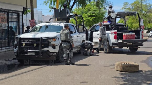Les tiran balazos y arrojan “ponchallantas” a militares frente a Ciudad Universitaria de Culiacán, Sinaloa