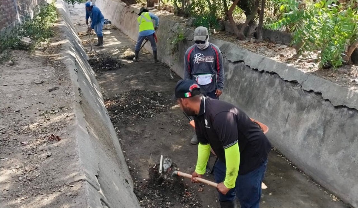 Limpieza de canales en Villa Unión, Mazatlán