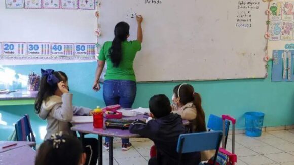 ¿Bajo en calificaciones? Llaman a padres a considerar los cursos de verano; escuelas pueden abrir con permiso de la SEPyC